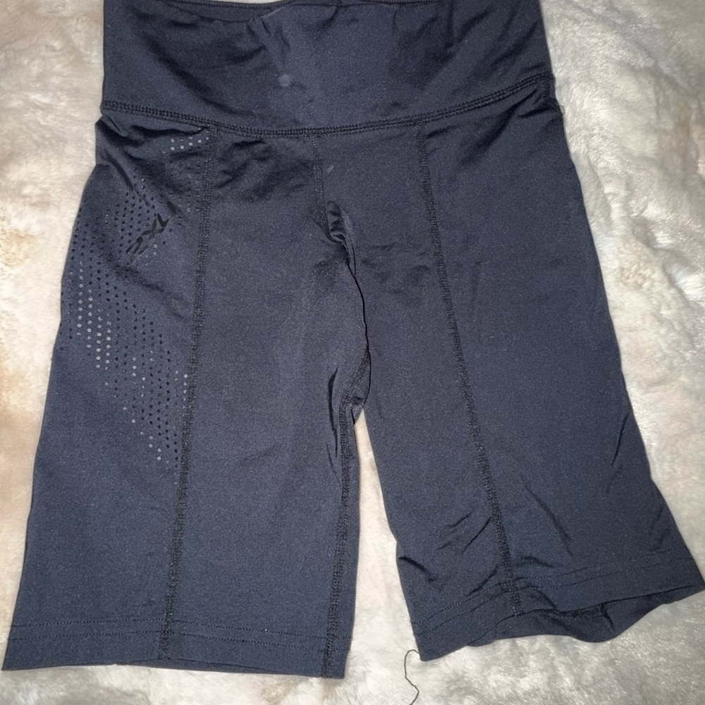 2XU Women's Black Compression Athletic Shorts